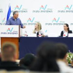 תמונה של אנשים מתוך יריד התמחויות